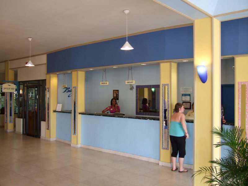 frontdesk.jpg